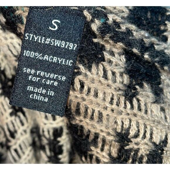 Southwest Tribal Knit Cardigan - Picture 10 of 13